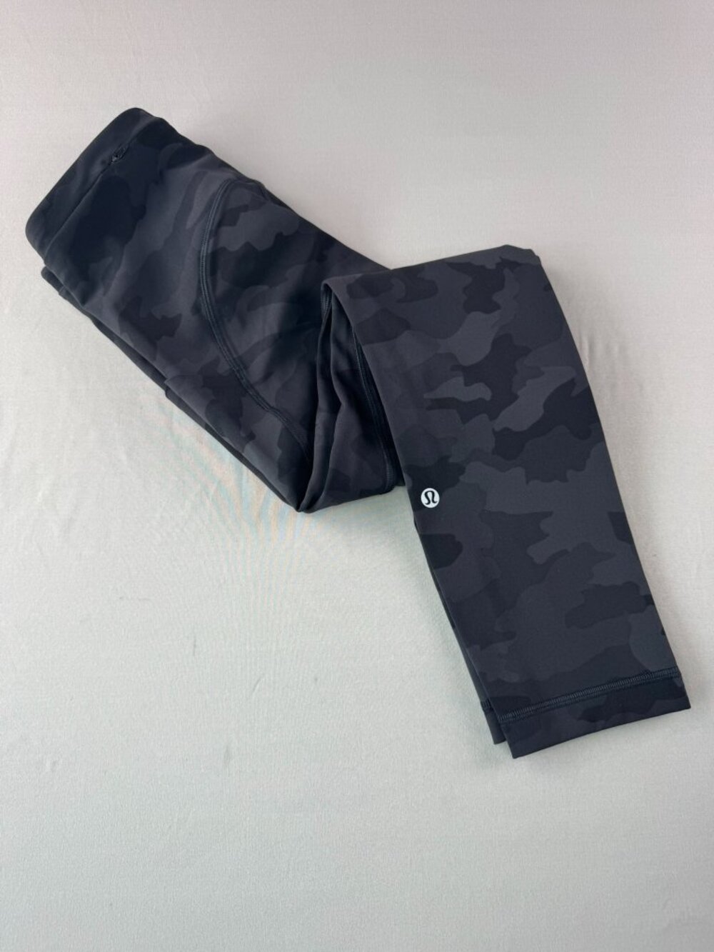 Lululemon Women's 4 Crop Tight Legging Camo Black Jogging Yoga Running Lifestyle
